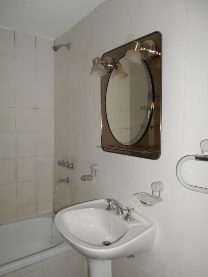 Av Salta no 137 Piso 5 Depto A